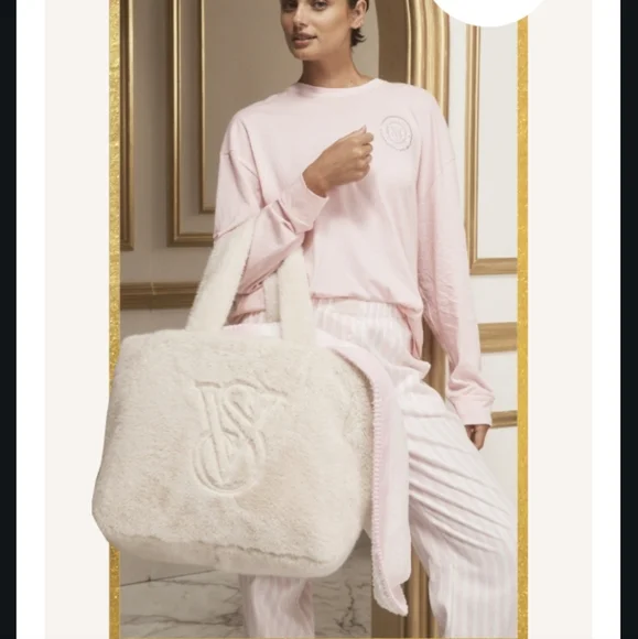 Victoria's secret faux fur cream tote - Picture 2 of 3